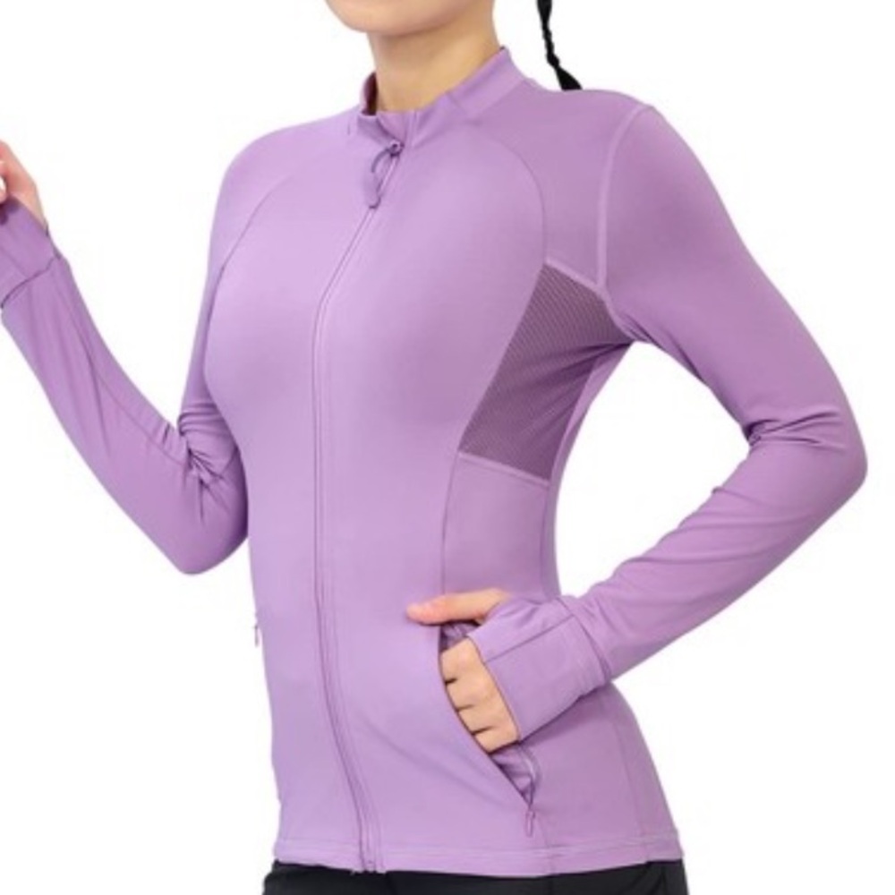 Meloo Sports Women’s athletic jacket.